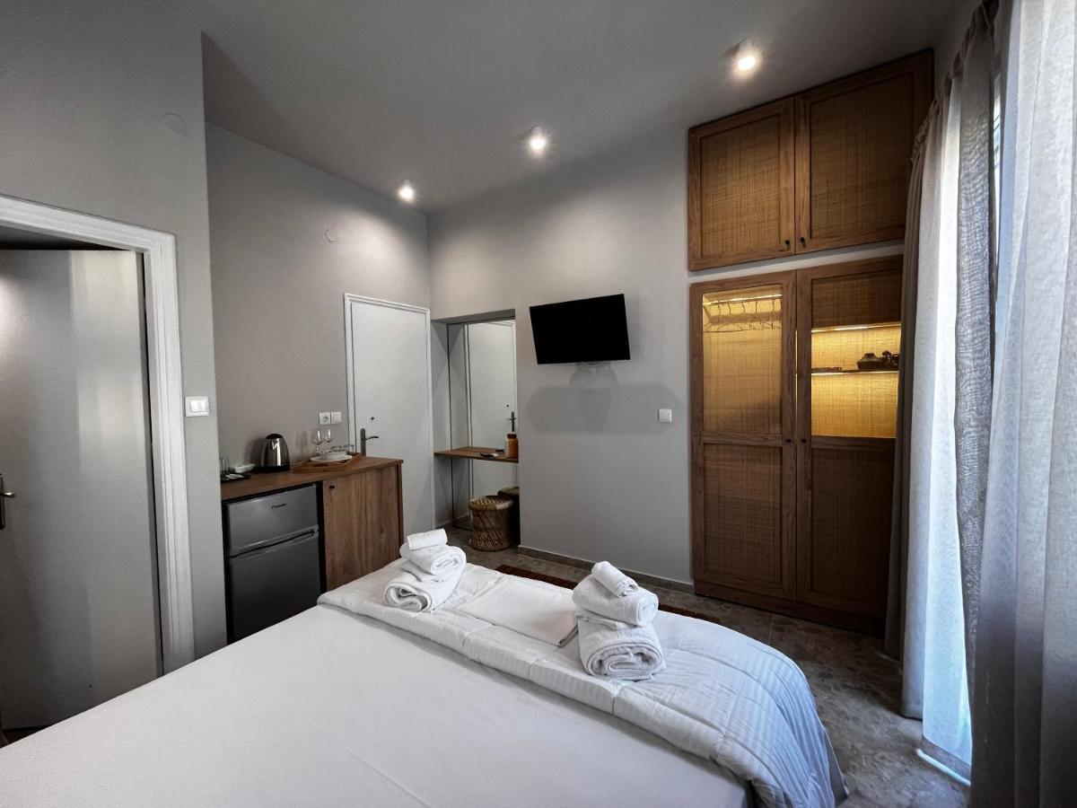 Orfeas Luxury Rooms & Studio Skopelos Town Exterior photo