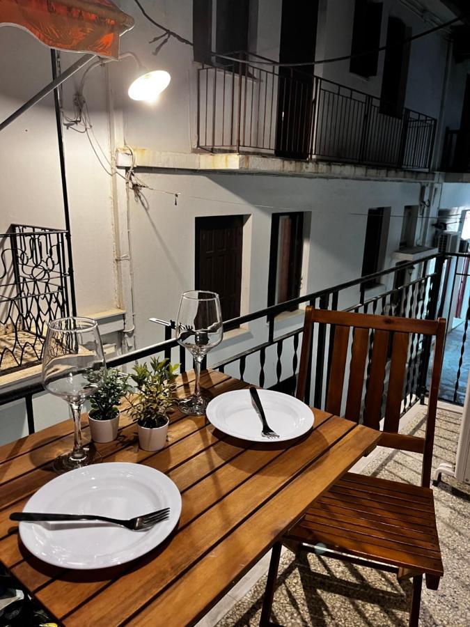 Orfeas Luxury Rooms & Studio Skopelos Town Exterior photo
